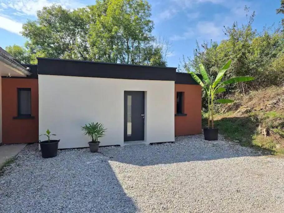 Logement Neuf A 2 Pas Du Lac La Bridoire エクステリア 写真