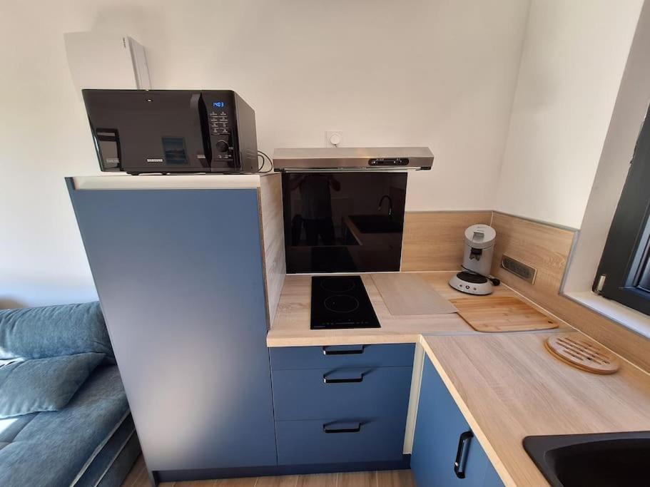 Logement Neuf A 2 Pas Du Lac La Bridoire エクステリア 写真