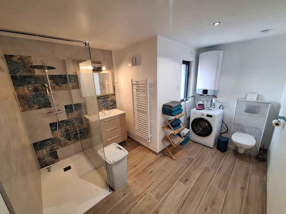 Logement Neuf A 2 Pas Du Lac La Bridoire エクステリア 写真