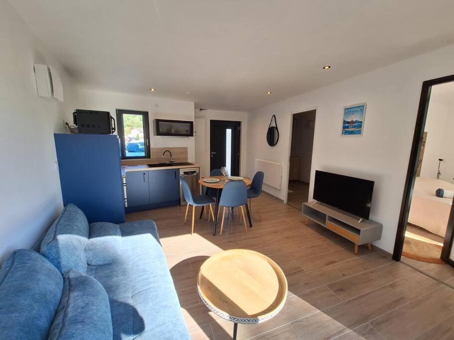 Logement Neuf A 2 Pas Du Lac La Bridoire エクステリア 写真
