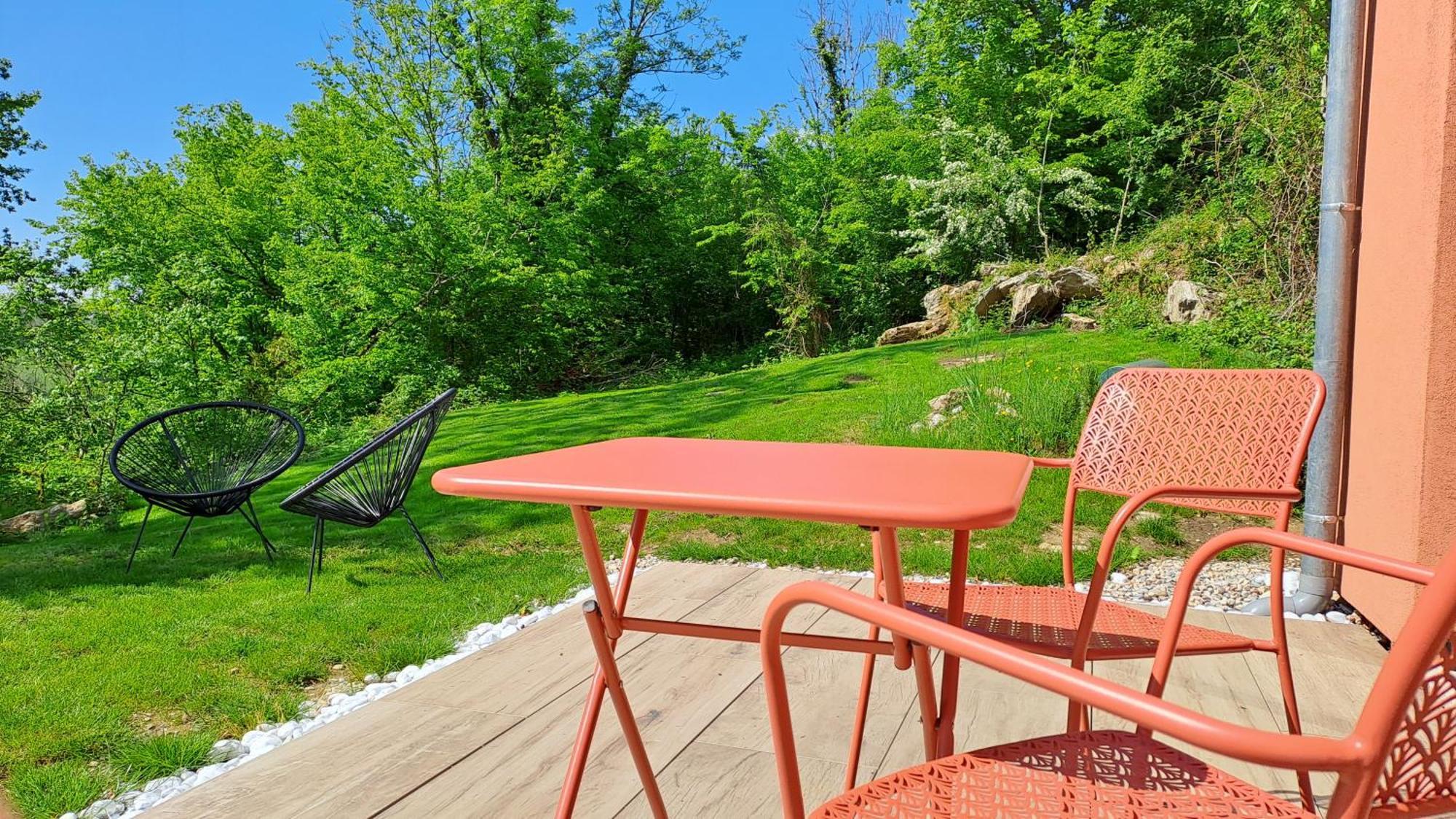 Logement Neuf A 2 Pas Du Lac La Bridoire エクステリア 写真